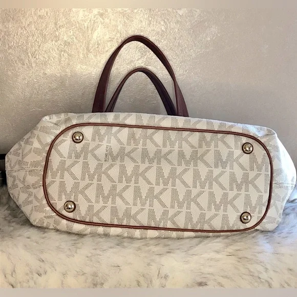 Michael Kors Jet Set Large Tassel Tote Handbag, Vanilla - Picture 4 of 8